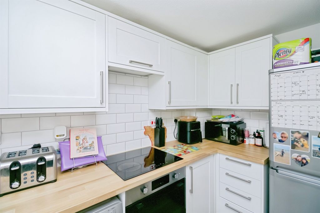 Property photo 3 of 19