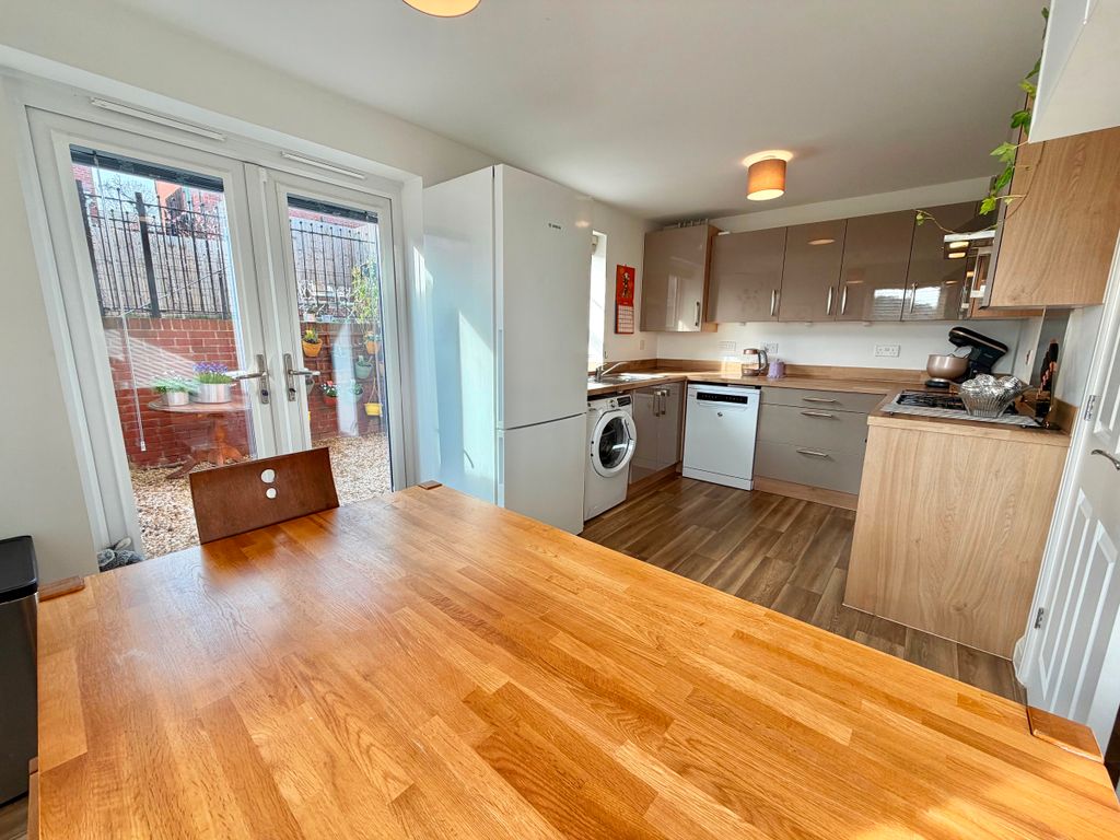 Property photo 2 of 16