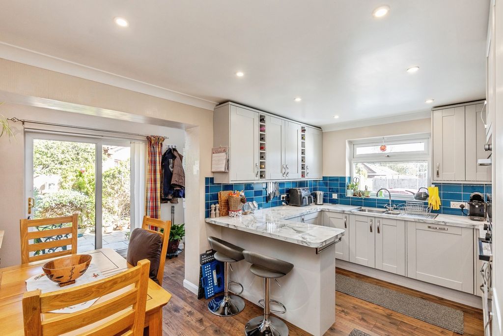 Property photo 3 of 18 Pbox-Img.Jpg