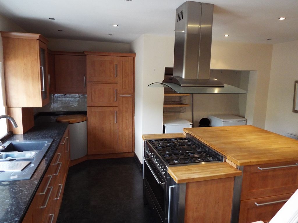 Property photo 3 of 5 Not Specified