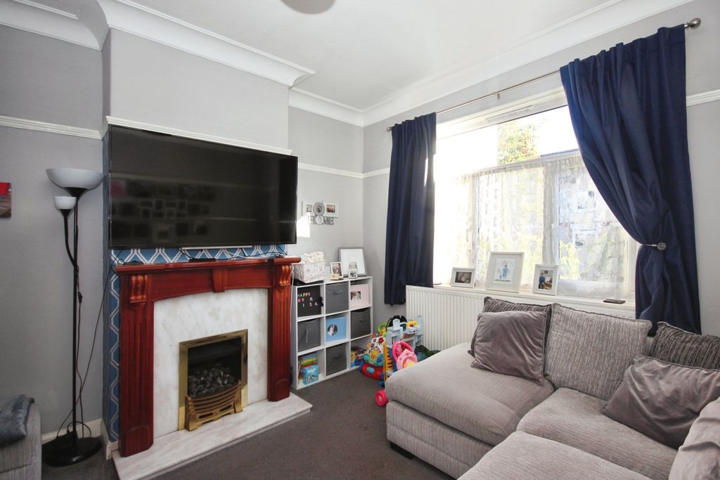Property photo 3 of 16 Pbox-Img.Jpg