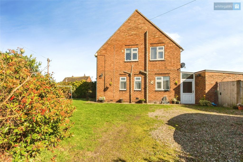 Property photo 2 of 18 Picture No. 24