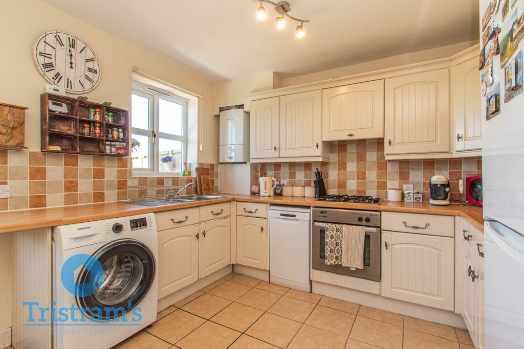 Property photo 3 of 22
