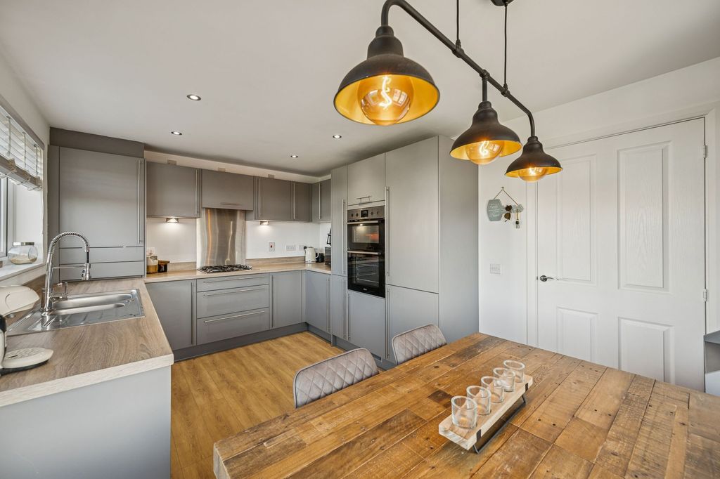 Property photo 2 of 37 Kitchen/ Dining