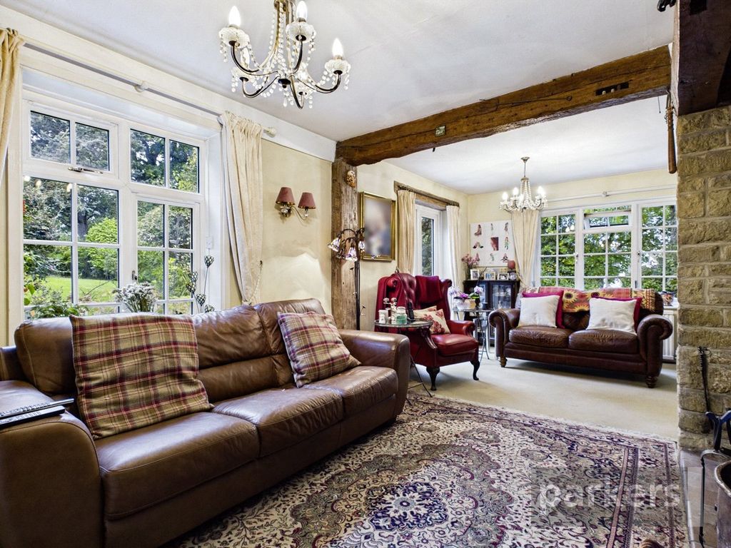 Property photo 2 of 40 Living Room