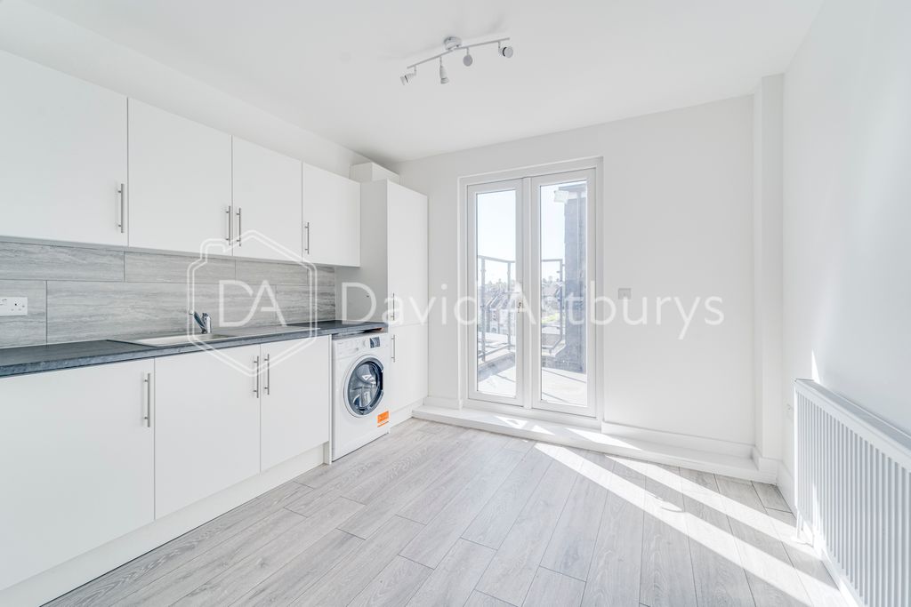 Property photo 2 of 11 Ndb03129_Enfused
