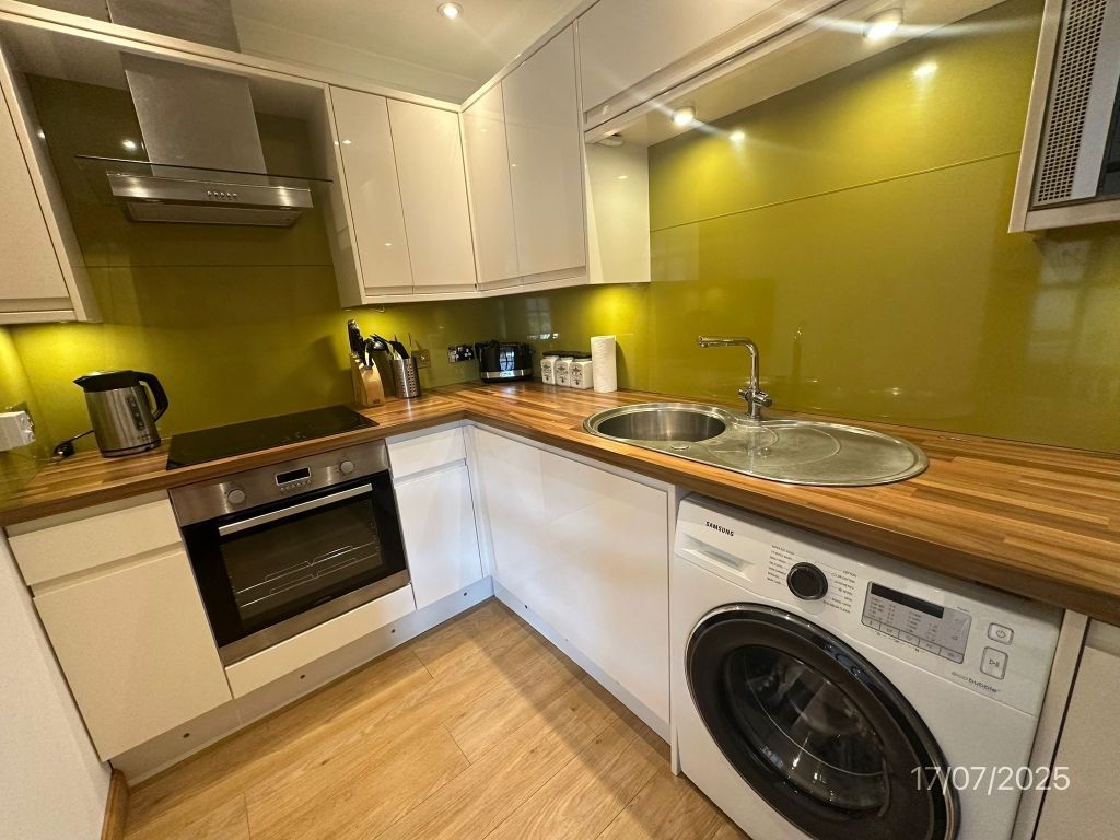 Property photo 2 of 6 Kitchen