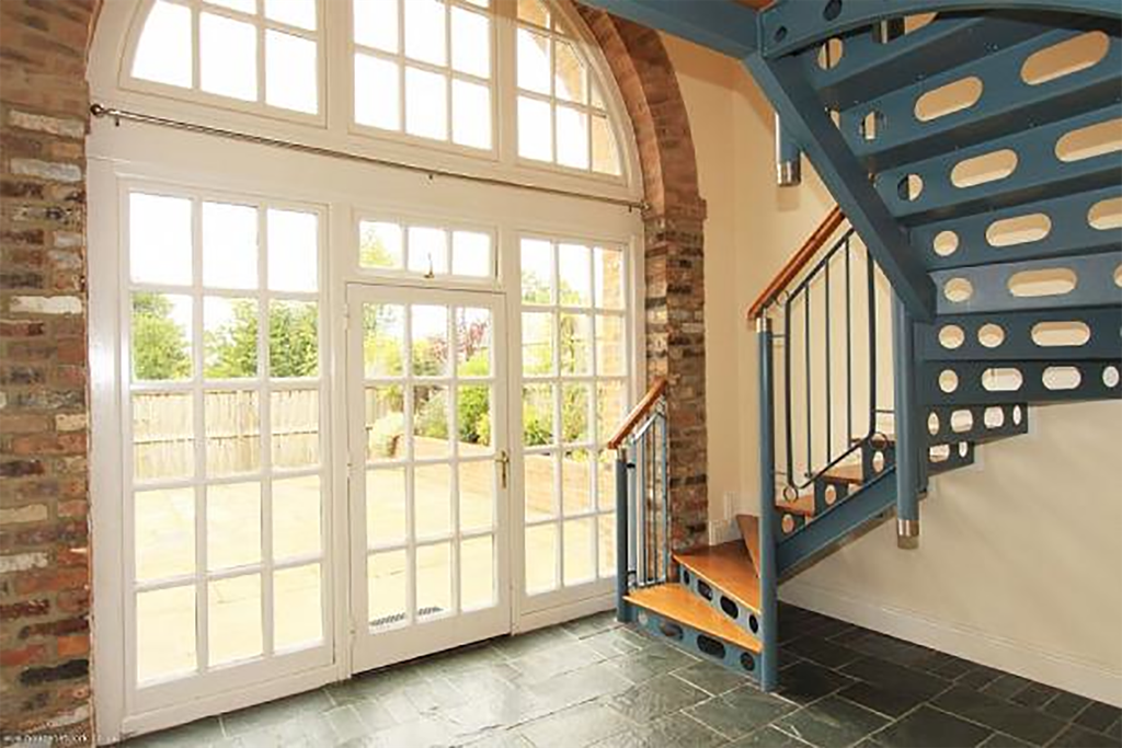 Property photo 3 of 21