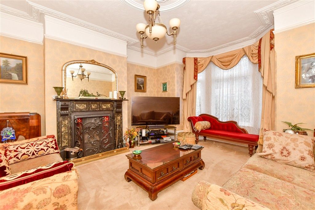 Property photo 2 of 14 Lounge