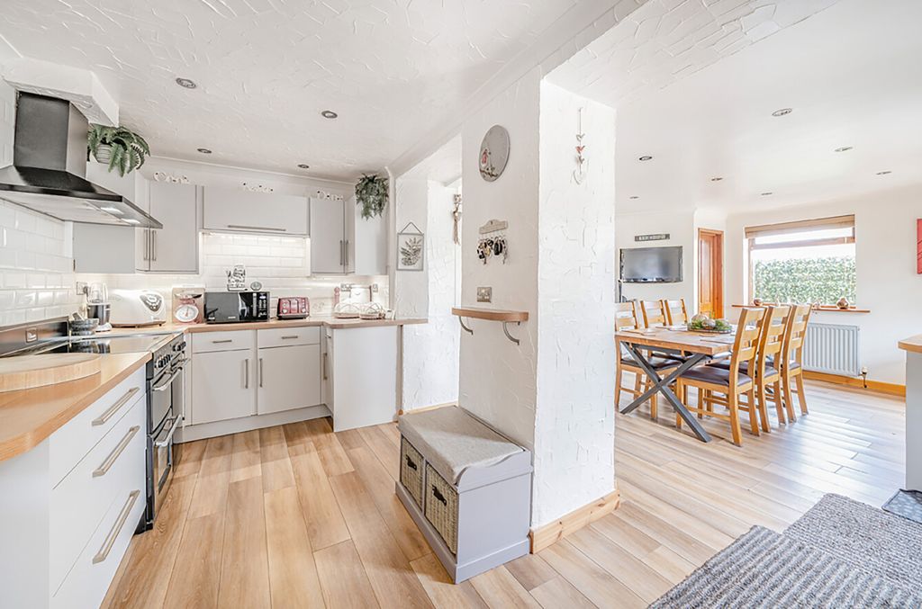 Property photo 3 of 25 1124330 (5).Jpg