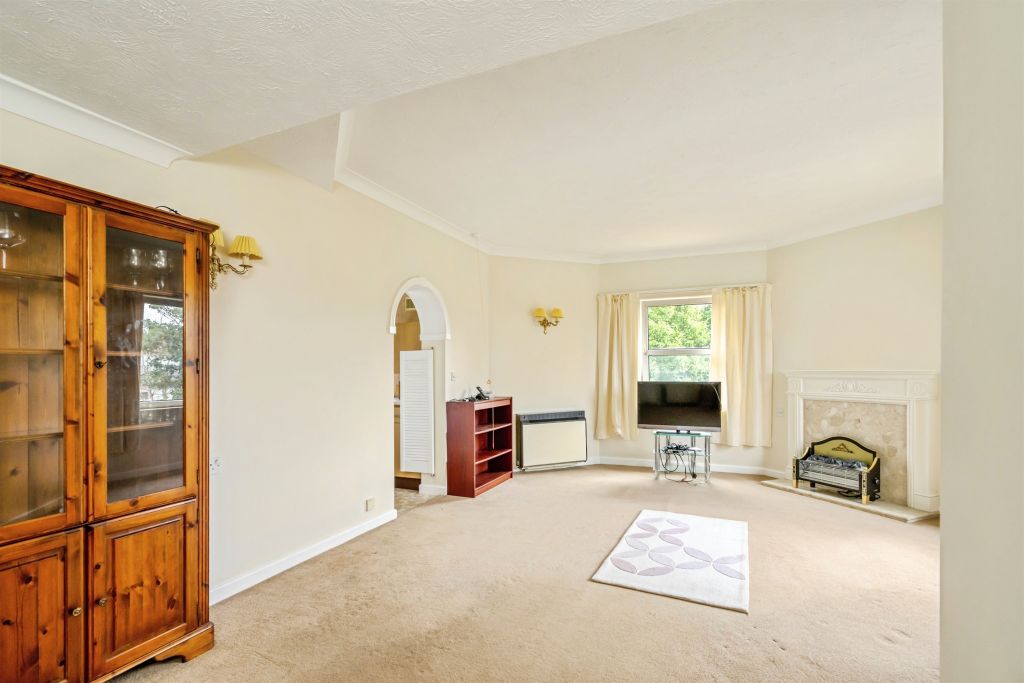 Property photo 3 of 18
