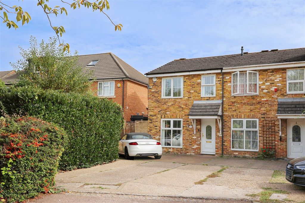 Property photo 1 of 15 External