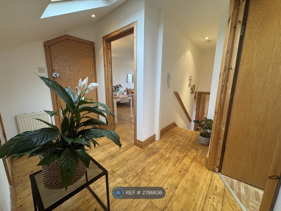 Property photo 1 of 14 Inside Hall