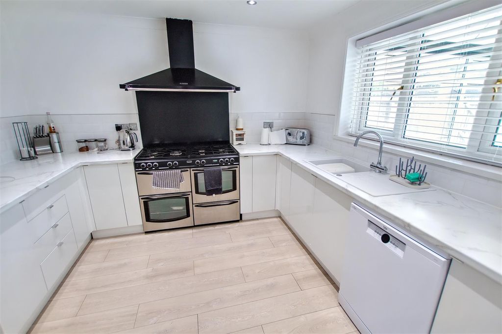 Property photo 2 of 17 Kitchen.Jpg