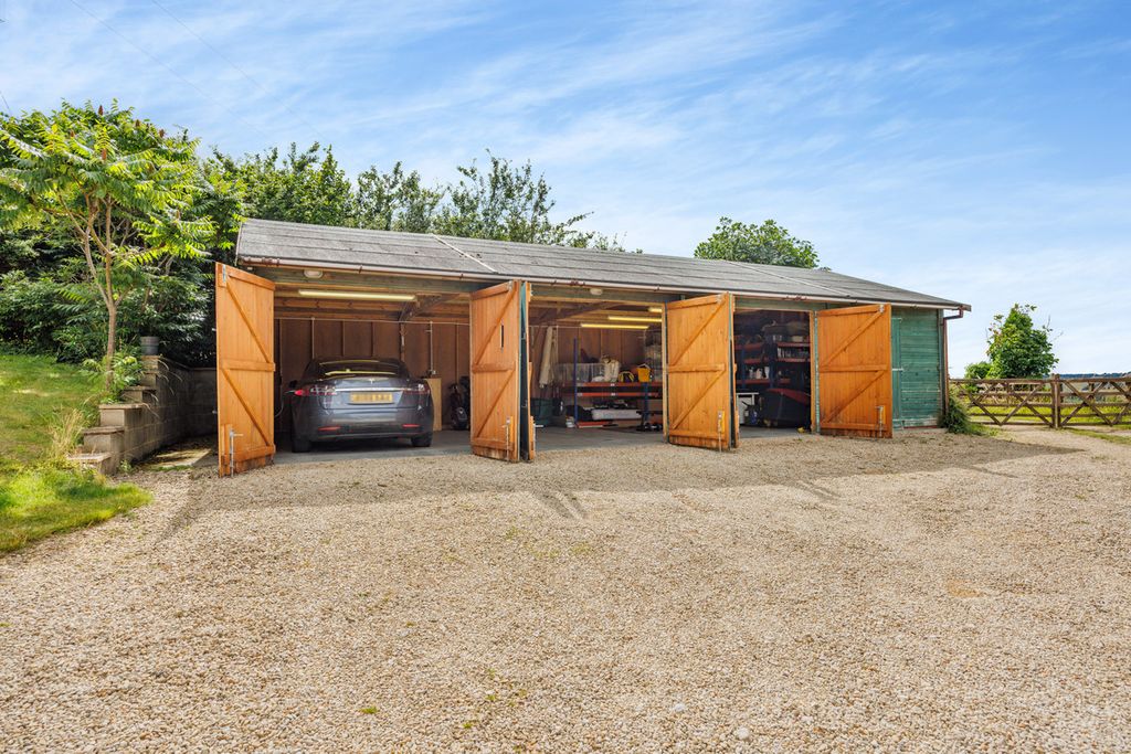 Property photo 2 of 24