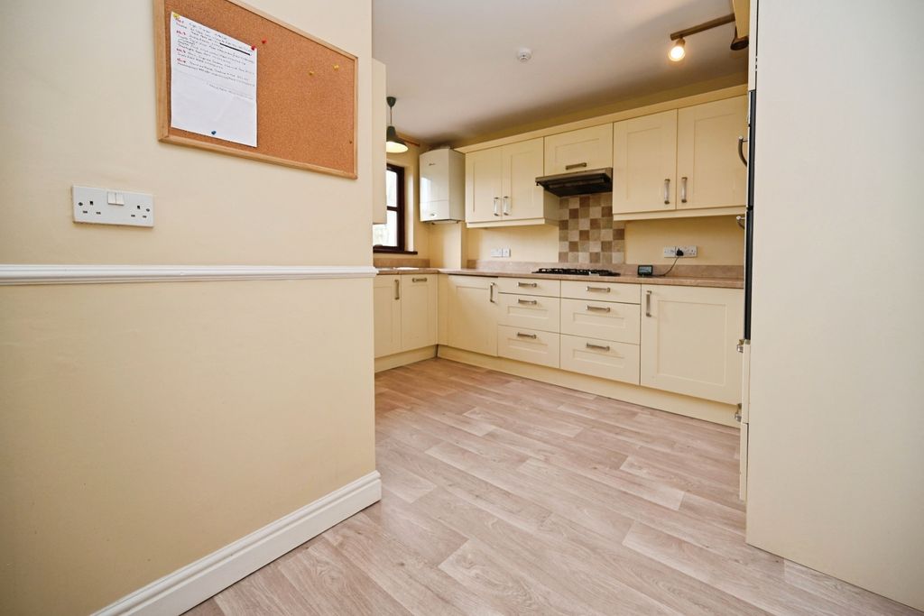 Additional image 7 of 3 bed flat for saleThe Wickets, Studley Road, Ripon HG4