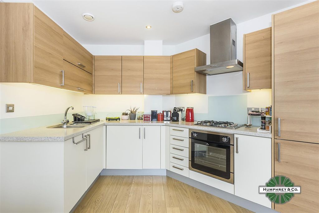 Property photo 1 of 15 72 Thomas Jacomb Place - 11.Jpg