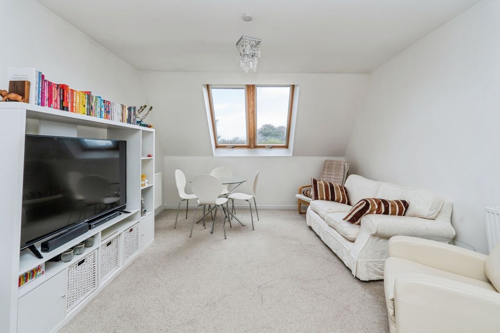 Property photo 2 of 22