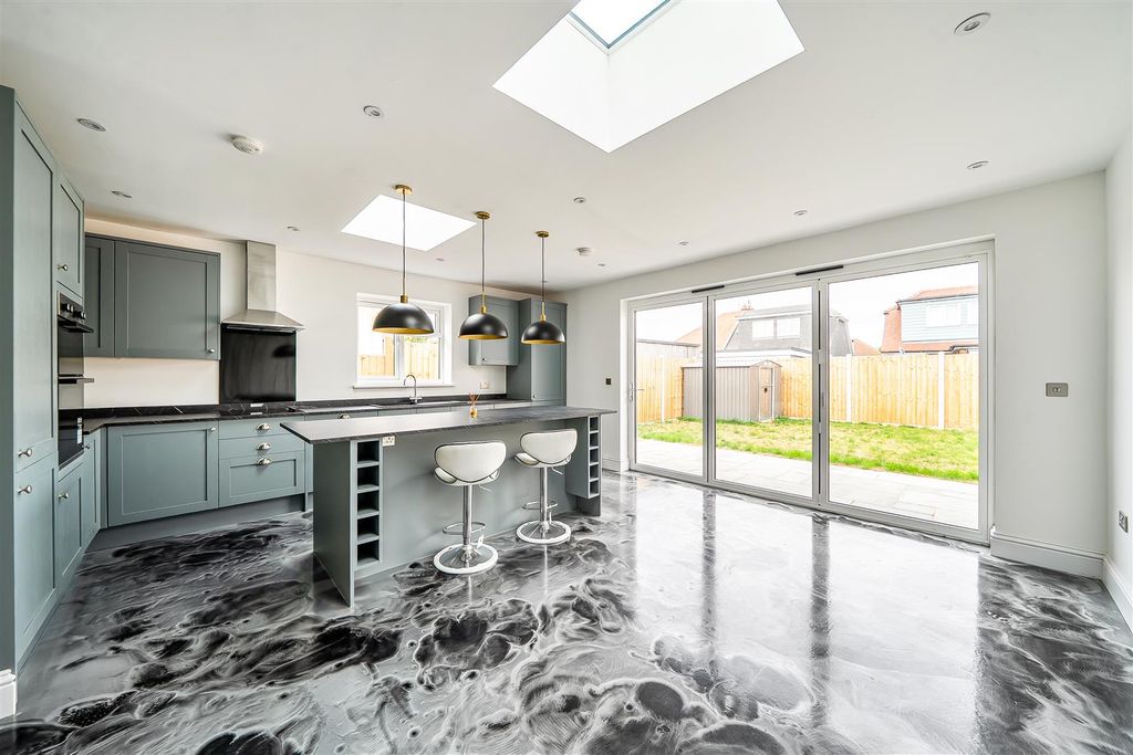 Property photo 1 of 20 Open Plan Kitchen.Jpg