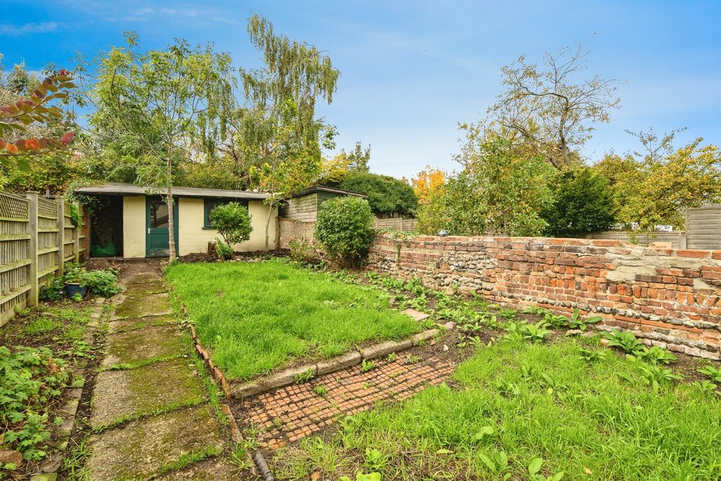 Property photo 3 of 17