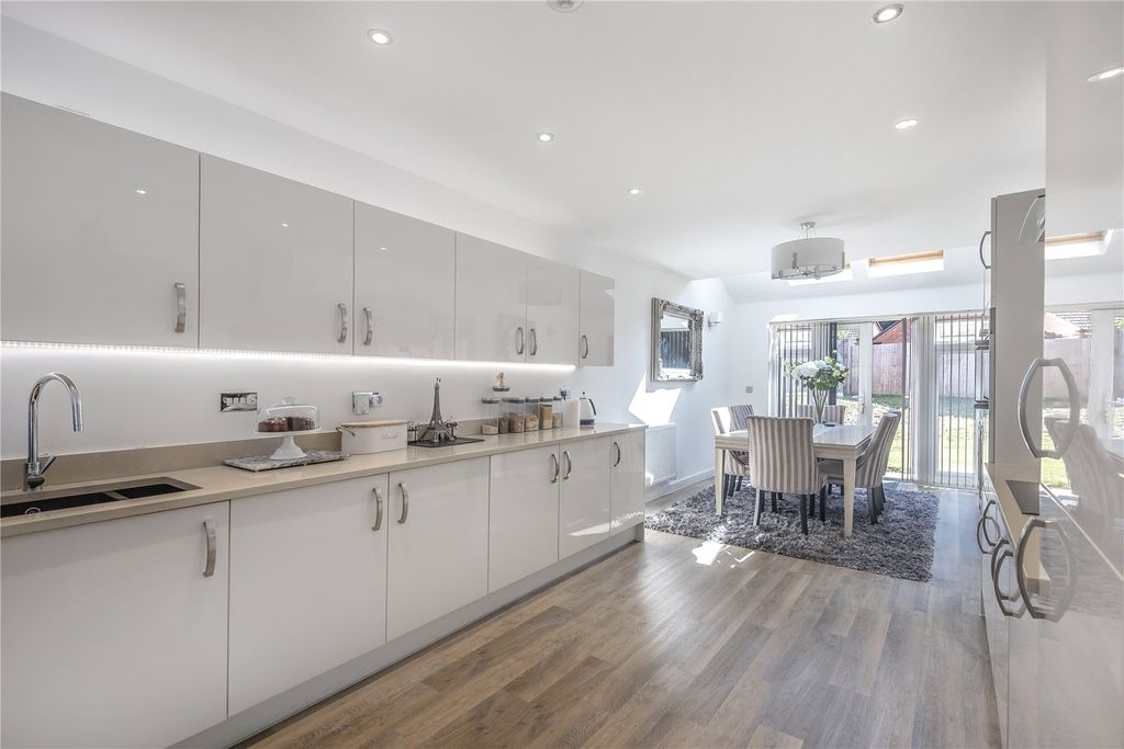 Property photo 3 of 12 Picture No. 12