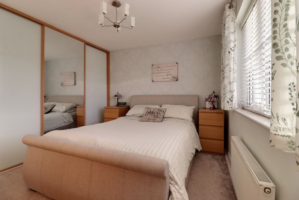 Property photo 2 of 15 Bedroom 1