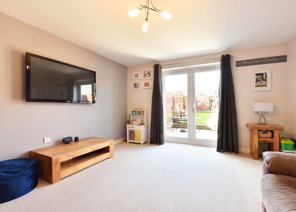 Property photo 2 of 20