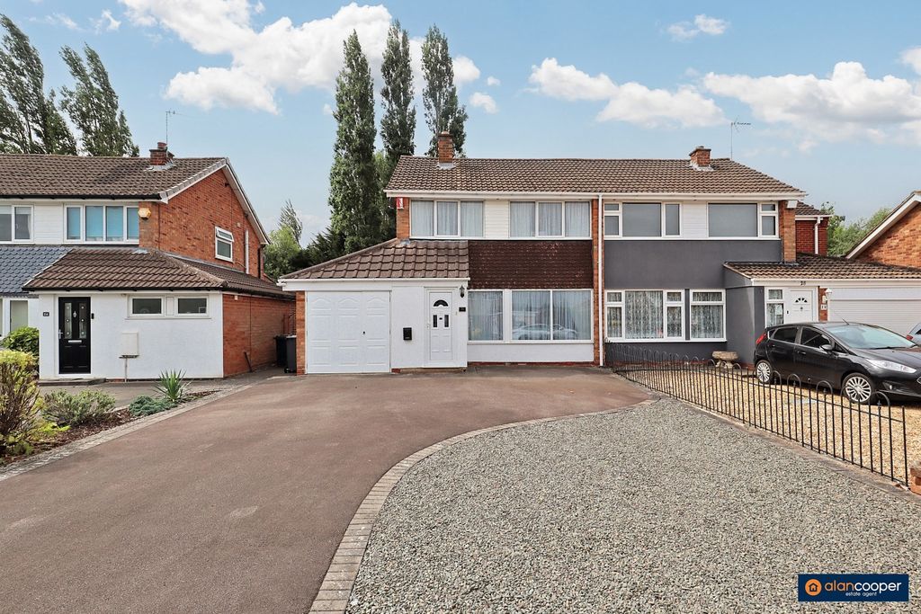 Property photo 1 of 27 4427400