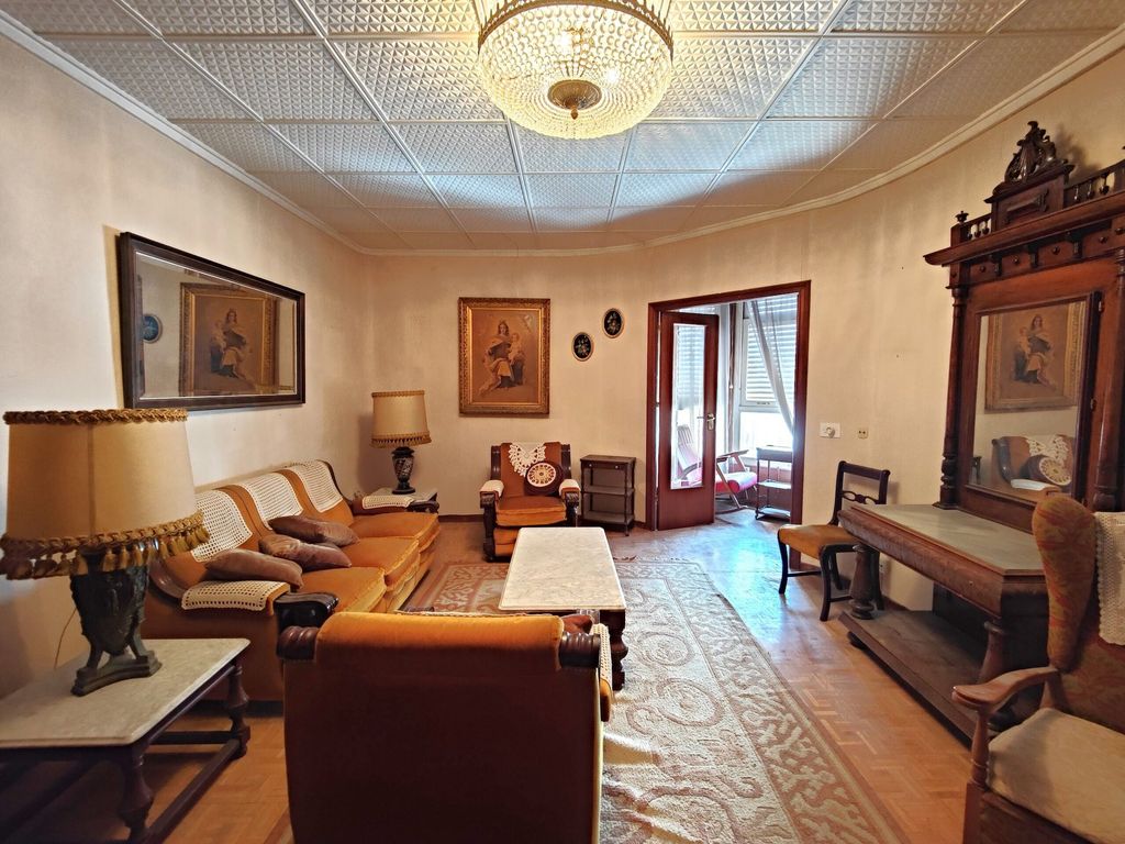Property photo 1 of 33