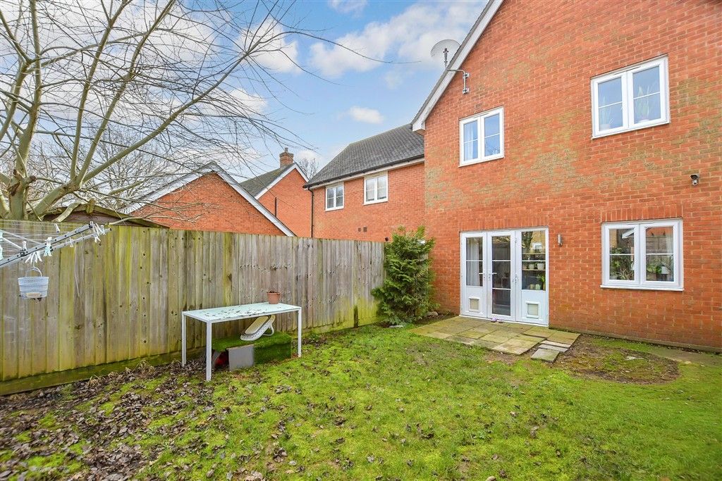 Property photo 2 of 10 Side Garden