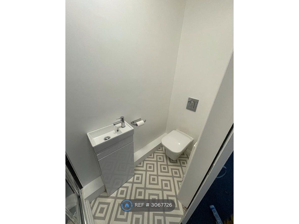 Property photo 2 of 25