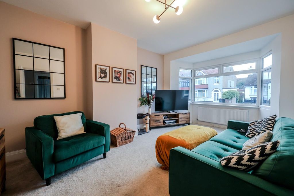 Property photo 3 of 22