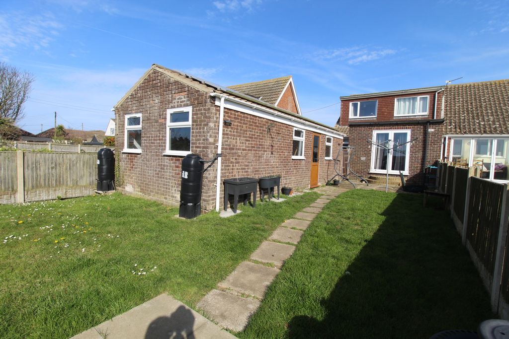 Property photo 2 of 22 Garden