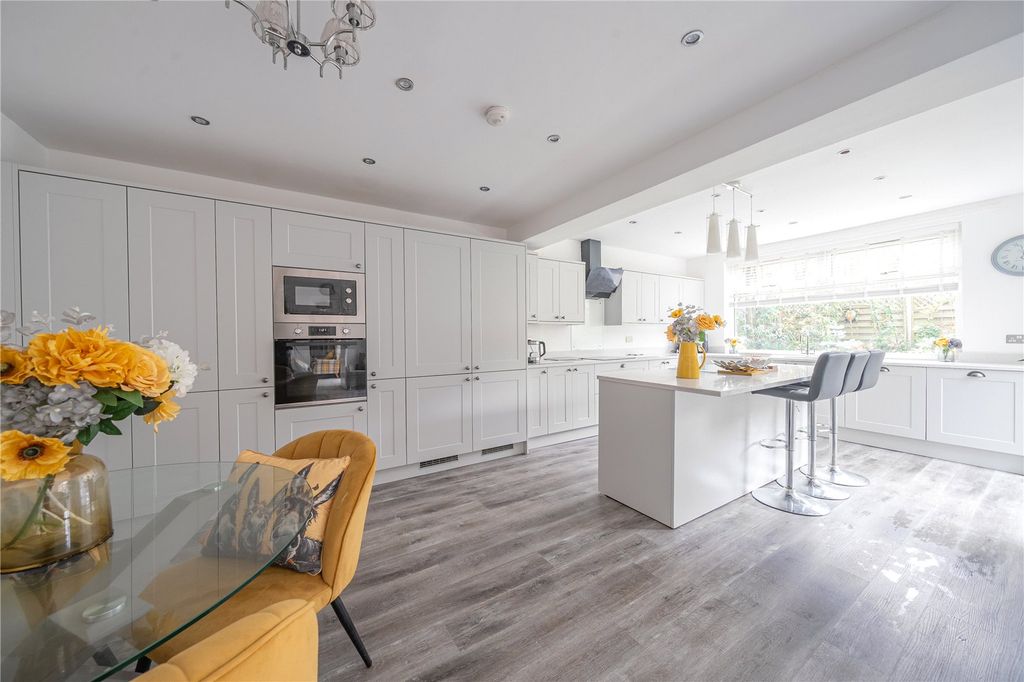 Property photo 2 of 18 Picture No. 71