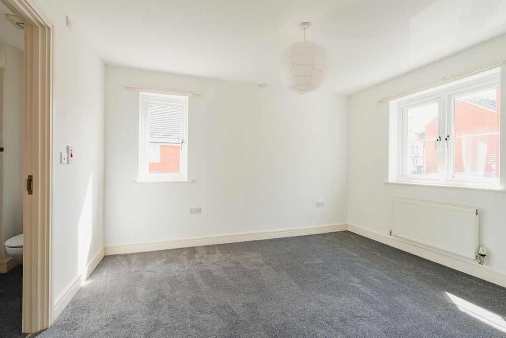 Property photo 3 of 25