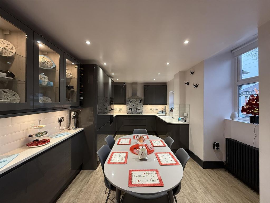 Property photo 2 of 19 Img_9824.Jpeg