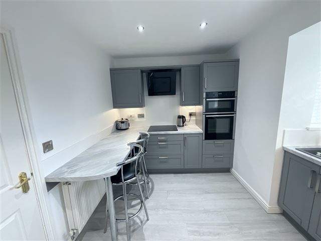 Property photo 2 of 19 Kitchen