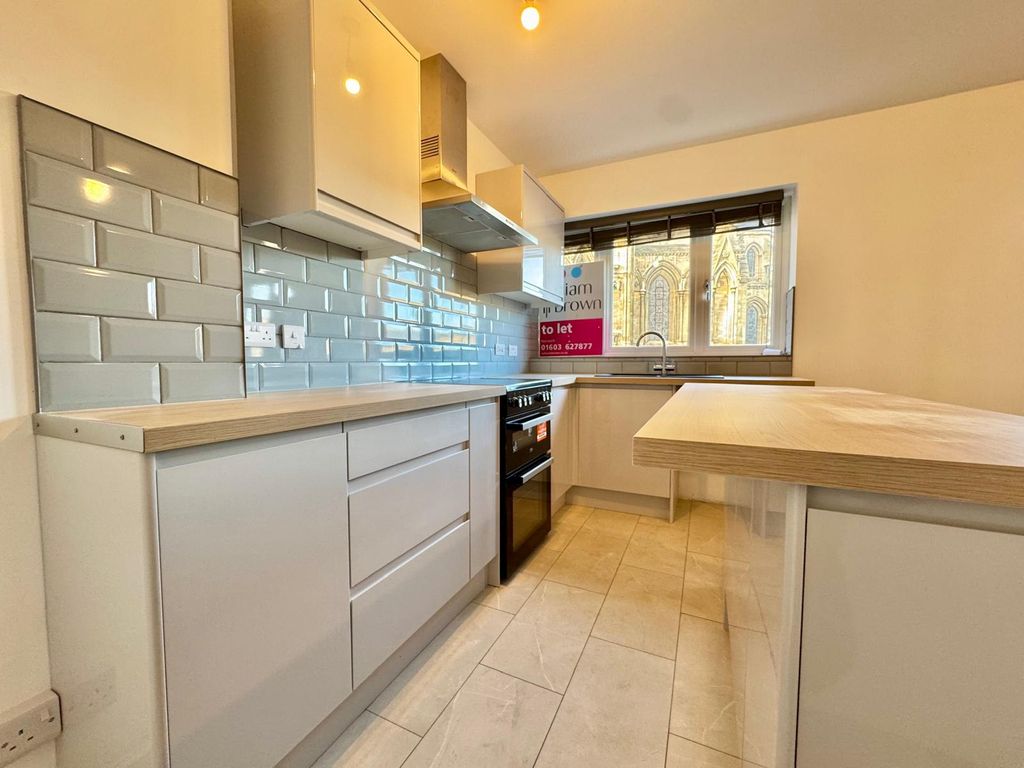 Property photo 2 of 15 Image