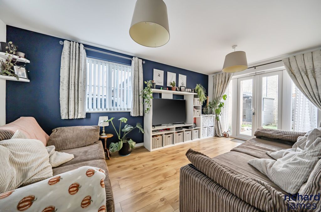 Property photo 2 of 12 89c993B75249411289A63d4Df635Fc79