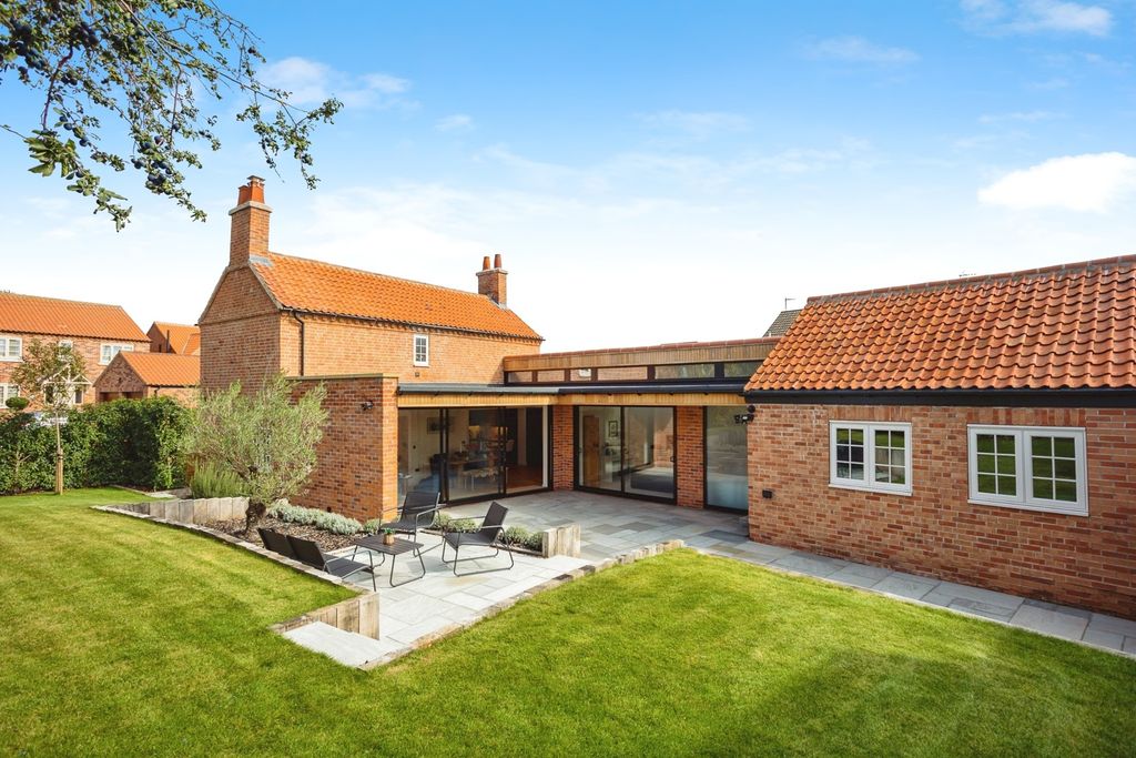 Property photo 1 of 39 Photo