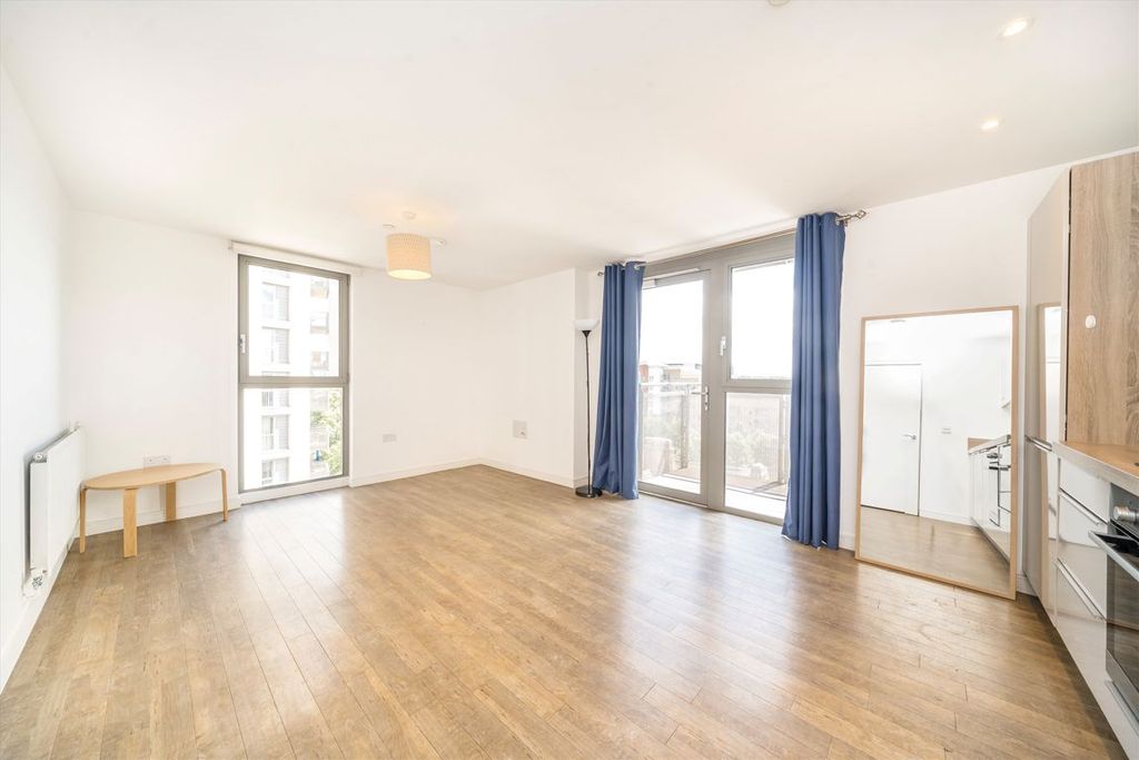 Property photo 2 of 7