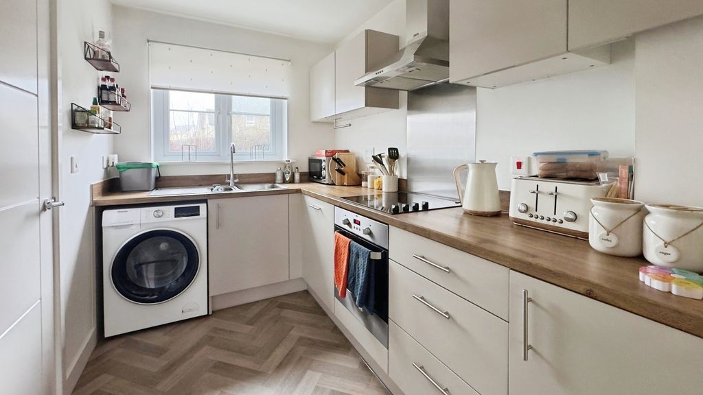 Property photo 2 of 12 Image0