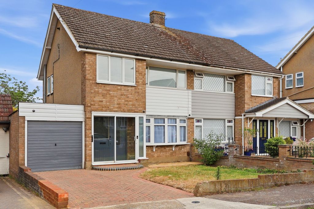 Property photo 2 of 15 Semi Detached Home