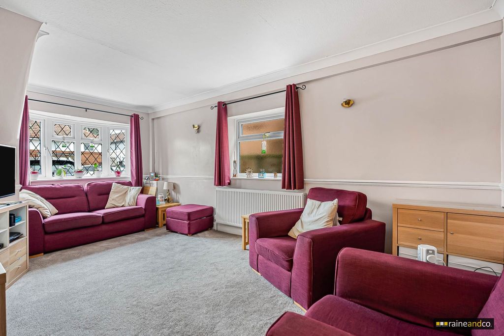 Property photo 3 of 25