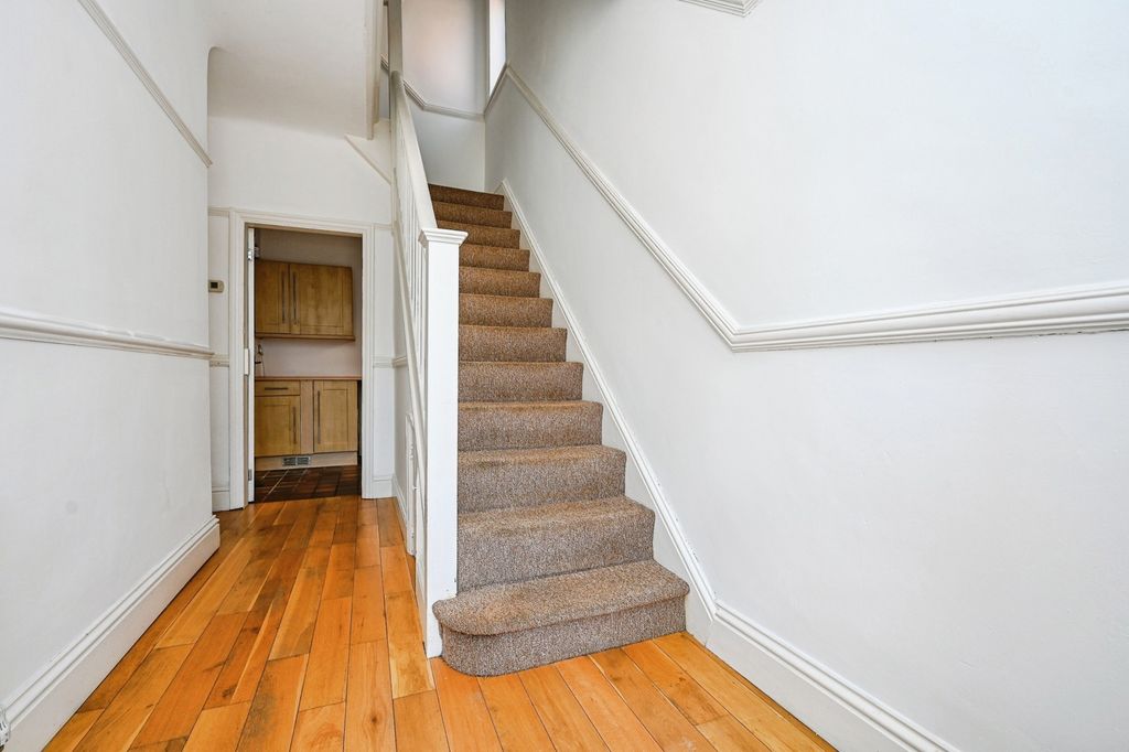 Property photo 2 of 19 Pbox-Img.Jpg