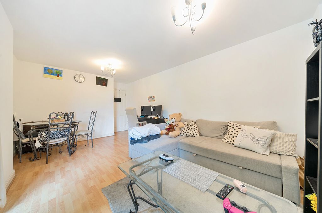 Property photo 3 of 17 1340192-18-68A5A0...