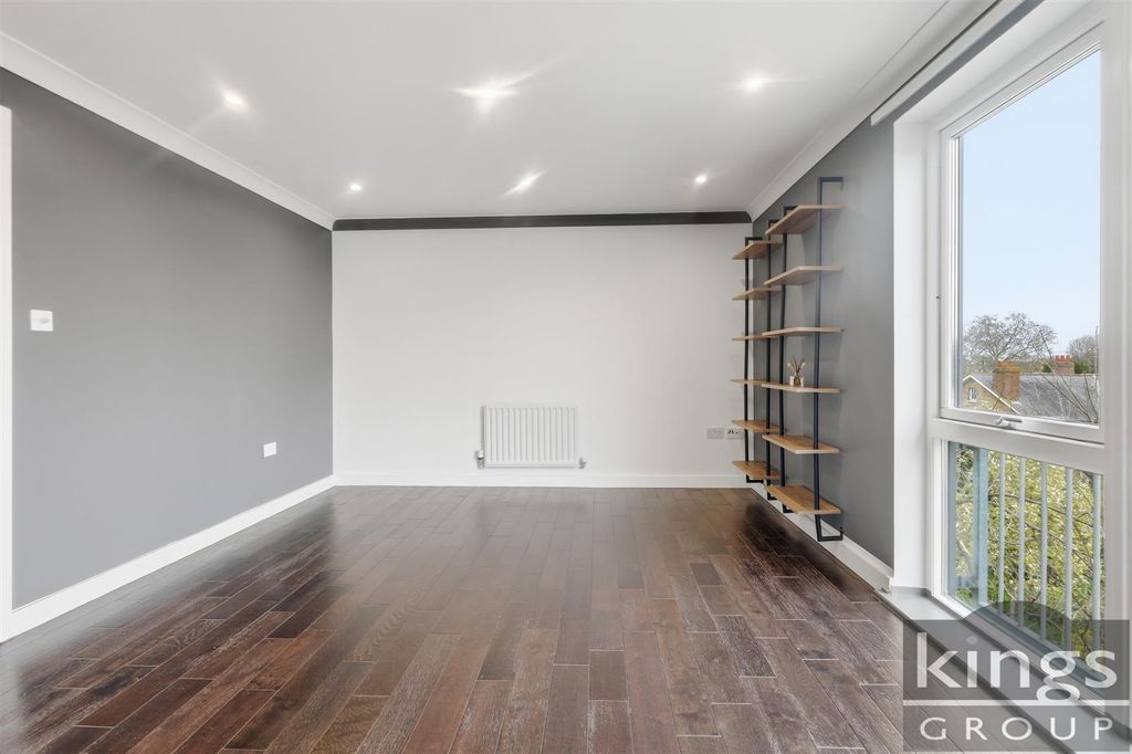 Property photo 1 of 13 Living Room