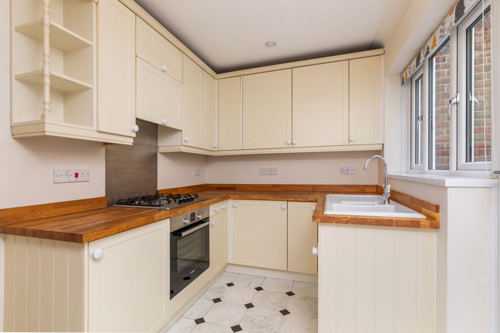 Property photo 3 of 13