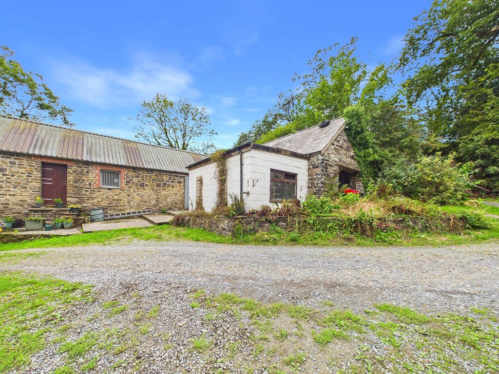 Property photo 3 of 44
