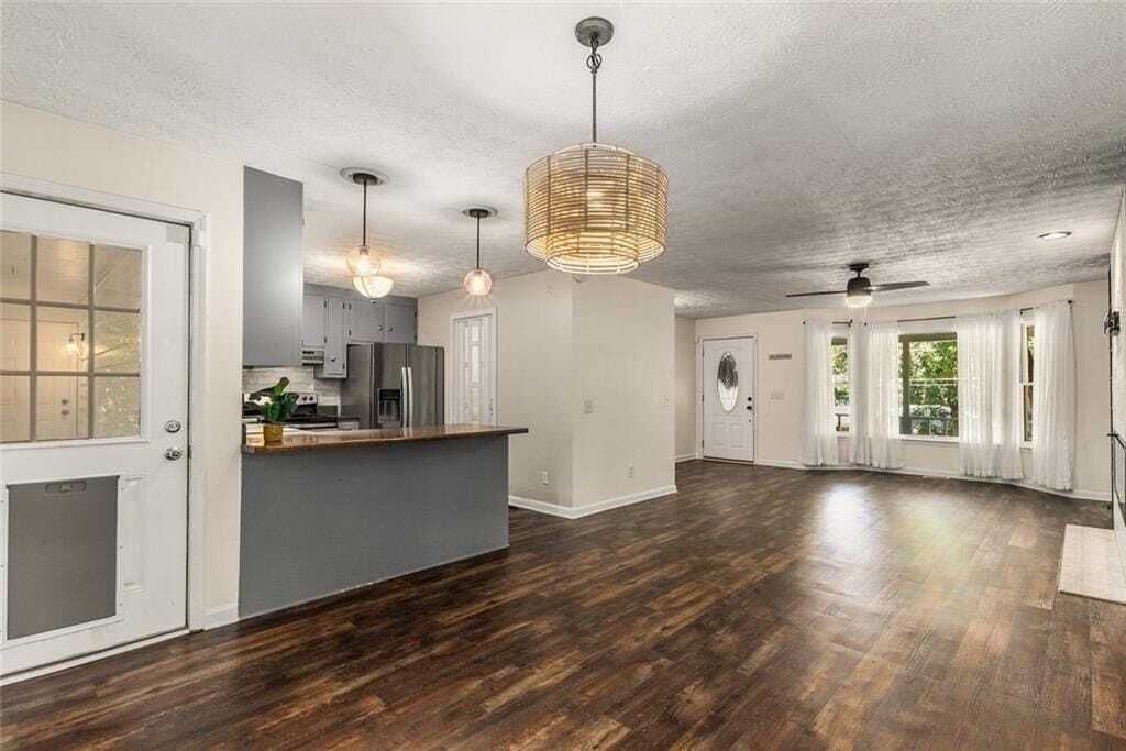 Property photo 3 of 13 <Alttext/>